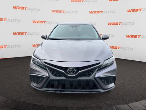 Used 2024 Toyota Camry SE image 8