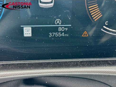 Used 2025 Hyundai Santa Fe SEL FWD image 15