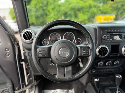 Used 2018 Jeep Wrangler Rubicon AWD/4WD image 19