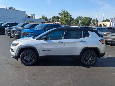 New 2026 Jeep Compass Limited AWD/4WD image 3