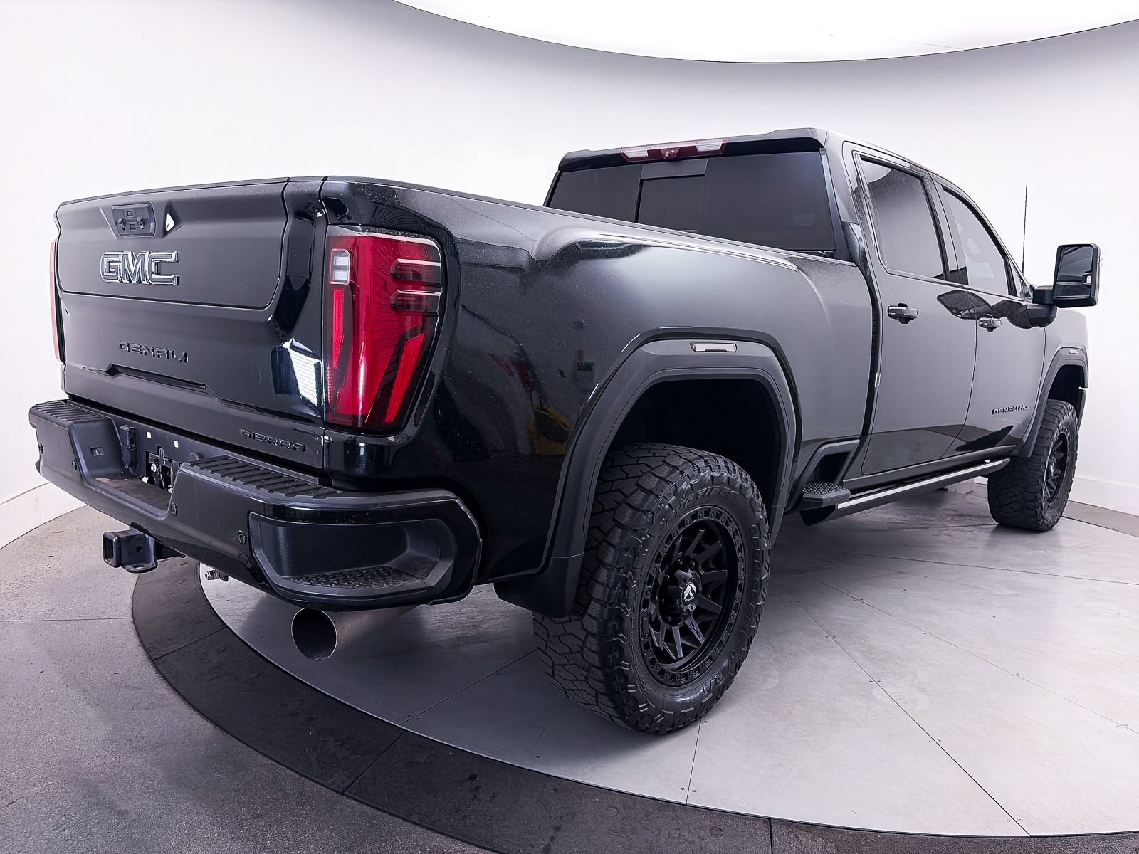 Used 2024 GMC Sierra 2500 Denali Ultimate AWD/4WD image 20