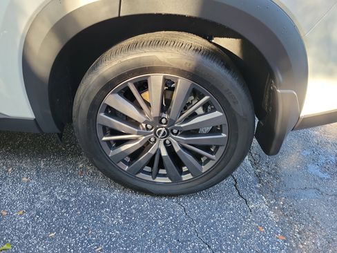 Certified 2025 Nissan Pathfinder SL w/ SL Premium Package FWD image 5