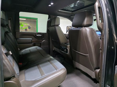 Used 2021 GMC Sierra 2500 Denali w/ Denali Black Diamond Edition image 20