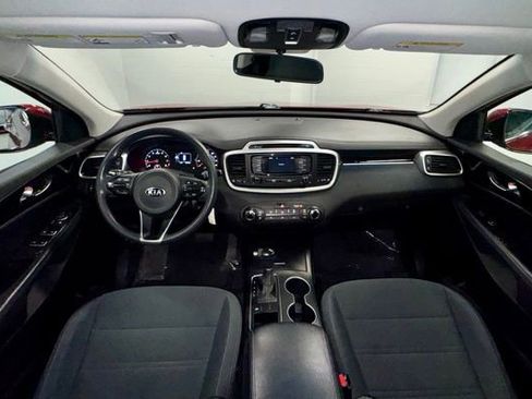 Used 2017 Kia Sorento LX image 17