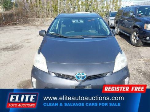 Used 2013 Toyota Prius Two image 12