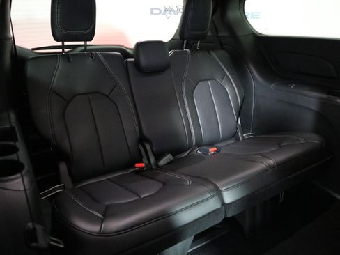 New 2026 Chrysler Pacifica Select image 22