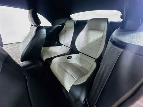 Used 2019 Ford Mustang Premium RWD image 13