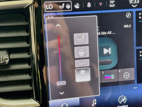 Used 2026 Chrysler Pacifica Select FWD image 3