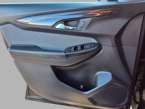 Used 2025 Chevrolet TrailBlazer LT image 17