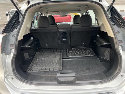 Used 2016 Nissan Rogue S image 18