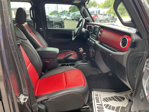 Used 2020 Jeep Wrangler Unlimited Rubicon AWD/4WD image 32