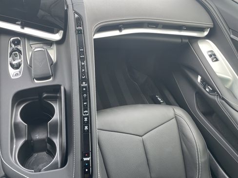 Used 2025 Chevrolet Corvette Stingray Coupe w/ 1LT image 36