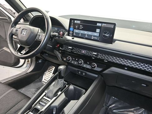 Used 2023 Honda Accord Sport image 28