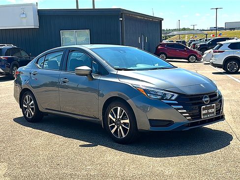 Used 2025 Nissan Versa SV w/ Trunk Package FWD image 10