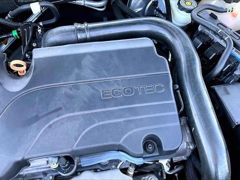 Used 2020 Chevrolet Malibu LT FWD image 30