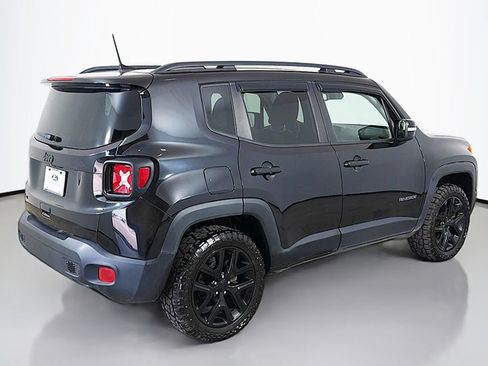 Used 2018 Jeep Renegade Altitude AWD/4WD image 9