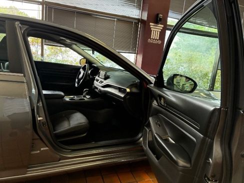 Used 2024 Nissan Altima 2.5 S FWD image 27