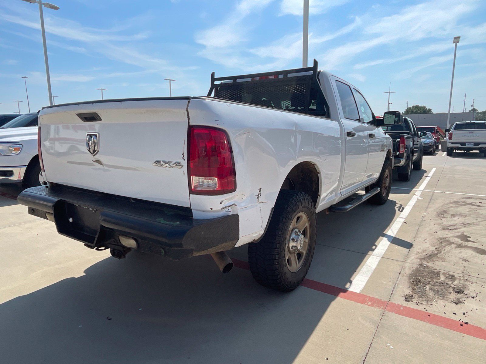 Used 2016 RAM 2500 Tradesman w/ Chrome Appearance Group AWD/4WD image 4