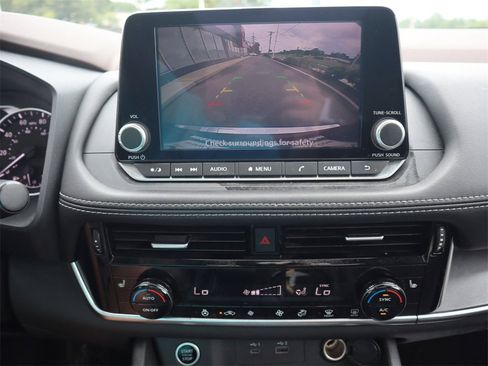 Certified 2022 Nissan Rogue SV w/ SV Premium Package image 19