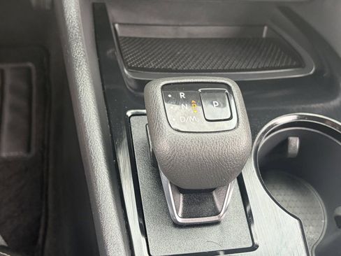 Used 2023 Nissan Rogue SV image 31