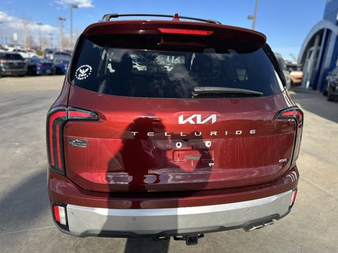 Used 2024 Kia Telluride SX w/ Towing Package image 10