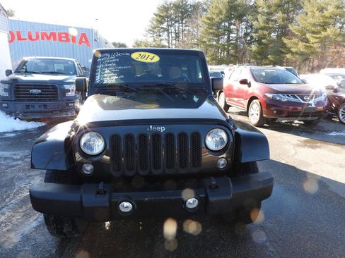 Used 2014 Jeep Wrangler Unlimited Sahara w/ Connectivity Group image 3