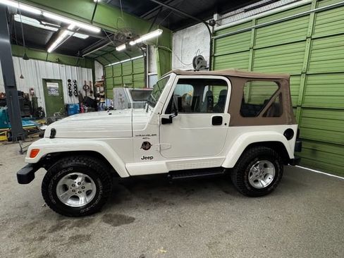 Used 1999 Jeep Wrangler Sahara AWD/4WD image 2