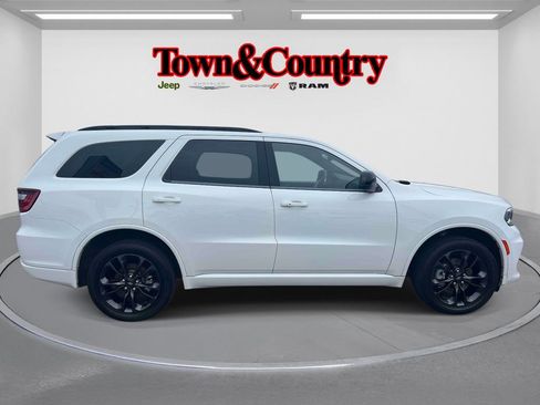 Used 2023 Dodge Durango GT image 4