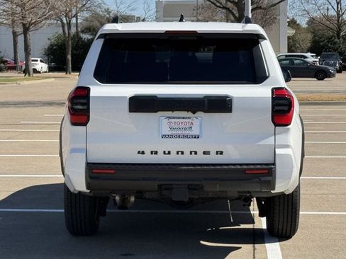 Used 2025 Toyota 4Runner SR5 image 5