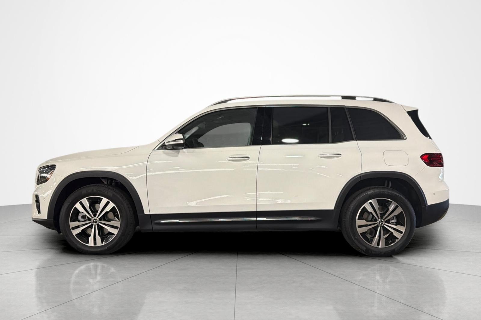 New 2026 Mercedes-Benz GLB 250 image 2