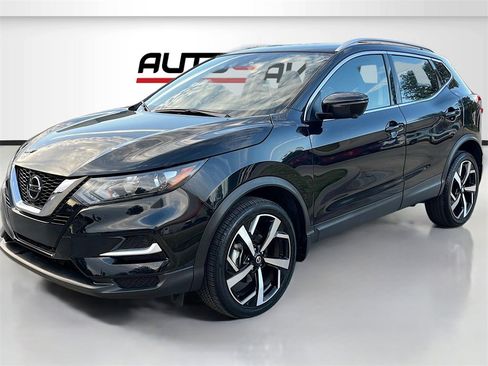 Used 2022 Nissan Rogue Sport SL image 3
