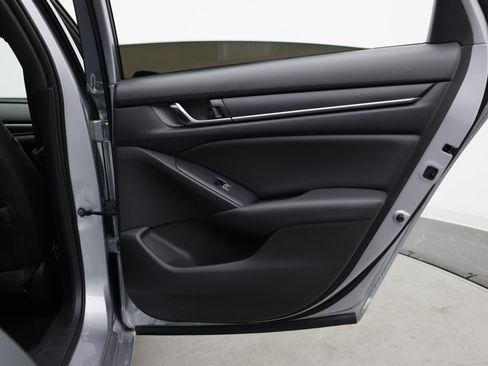 Used 2021 Honda Accord Sport image 32