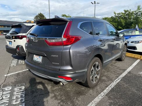 Used 2018 Honda CR-V Touring image 3