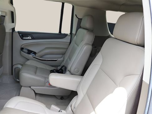 Used 2019 GMC Yukon XL SLT w/ Open Road Package AWD/4WD image 17