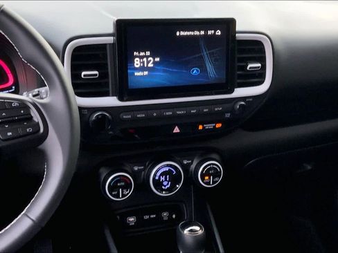 Certified 2025 Hyundai Venue Limited image 6