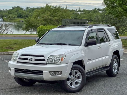 Used 2003 Toyota 4Runner SR5 AWD/4WD image 4