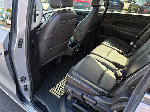 Used 2024 Honda Odyssey Elite image 17