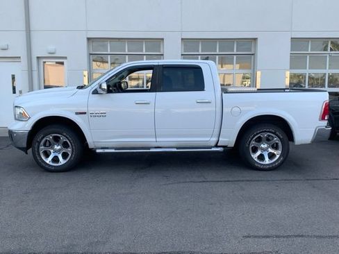 Used 2016 RAM 1500 Laramie w/ Convenience Group AWD/4WD image 3