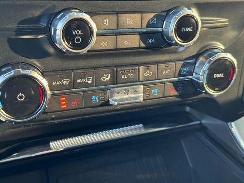 Used 2022 Ford F150 Lariat image 23