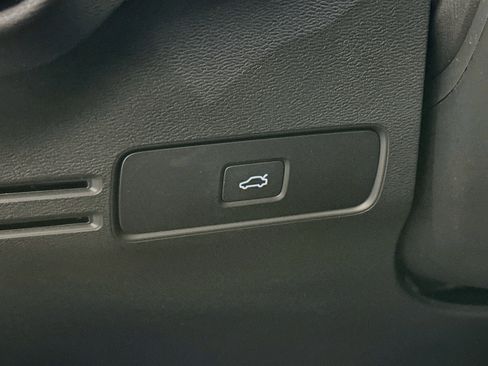 Used 2026 Volvo XC40 B5 Plus AWD/4WD image 17
