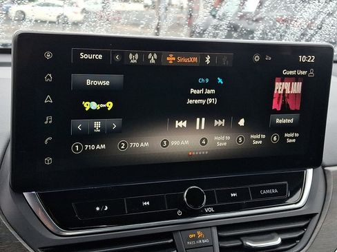 Used 2024 Nissan Altima 2.5 SV w/ SV Premium Package image 17