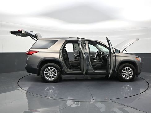 Used 2018 Chevrolet Traverse LT FWD image 29