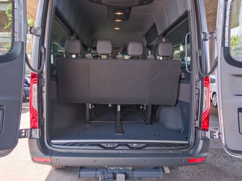 Used 2024 Mercedes-Benz Sprinter 2500 image 28