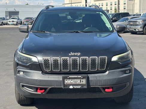 Used 2019 Jeep Cherokee Trailhawk AWD/4WD image 2