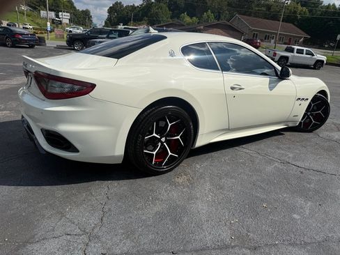 Used 2018 Maserati GranTurismo Sport RWD image 13