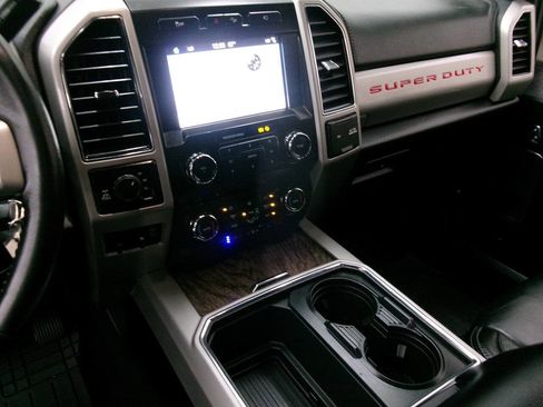 Used 2019 Ford F250 Lariat w/ Chrome Package AWD/4WD image 39