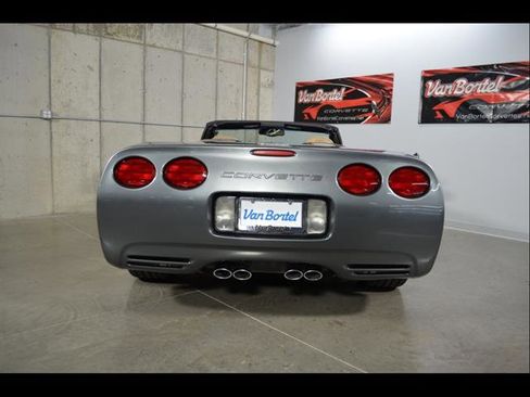 Used 2003 Chevrolet Corvette Convertible w/ Preferred Equipment Group1 image 8