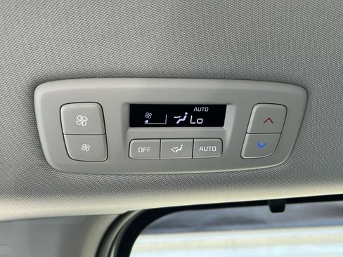 New 2026 Kia Carnival EX image 16