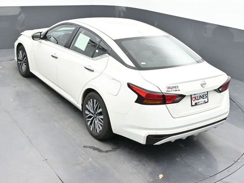 Used 2025 Nissan Altima 2.5 SV image 39