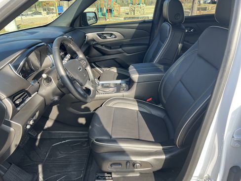 Used 2023 Chevrolet Traverse Premier w/ Redline Edition image 16